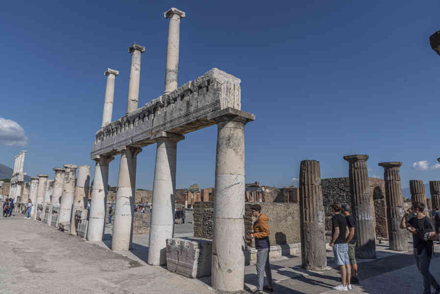 014 - Italia - Pompeya - parque arqueológico de Pompeya - Foro.jpg